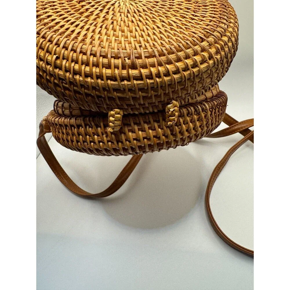 Round Circle Rattan Purse Crossbody Wicker Handwoven 8" Bag Purse Summer & Rose - Picture 8 of 10